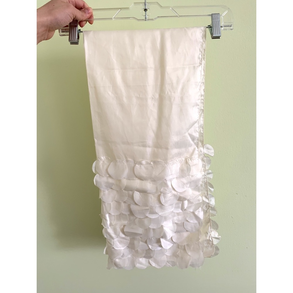 New Badgley Mischka White Scarf